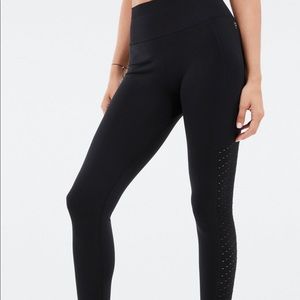 Fabletics Sync High-Waisted Perforated 7/8 leggings